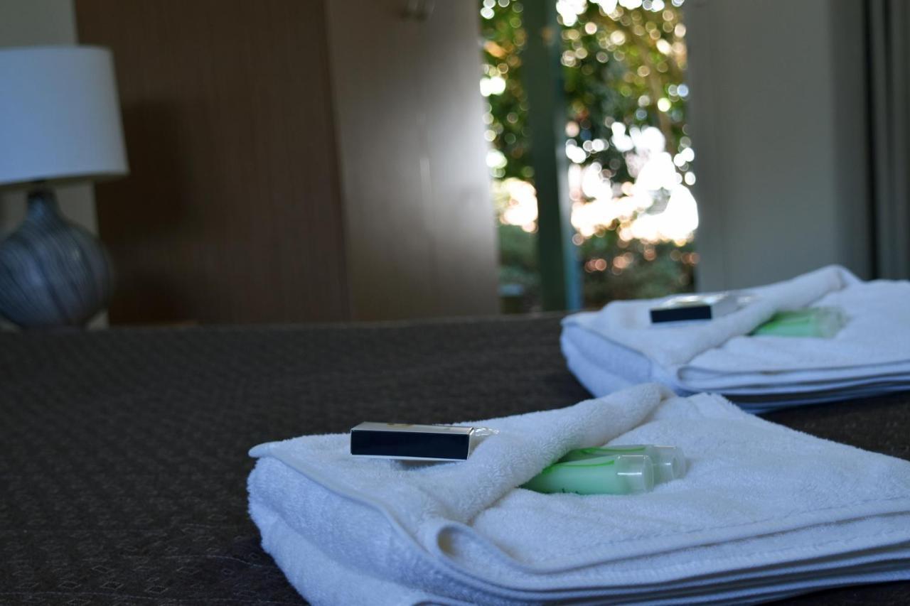 Ten Dollar Town Motel กังกอง ภายนอก รูปภาพ
