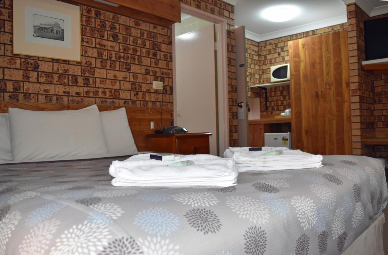 Ten Dollar Town Motel กังกอง ภายนอก รูปภาพ