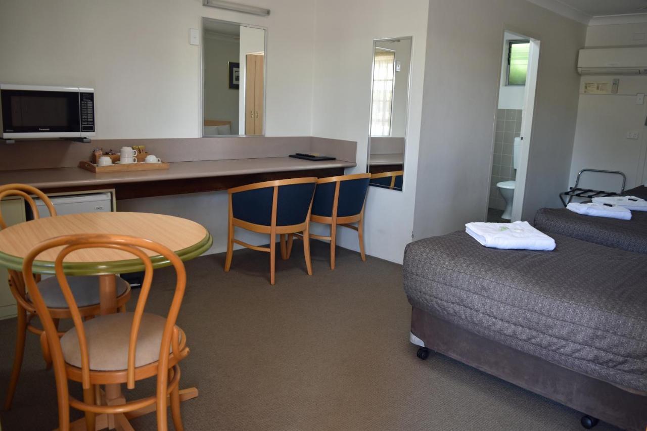 Ten Dollar Town Motel กังกอง ภายนอก รูปภาพ