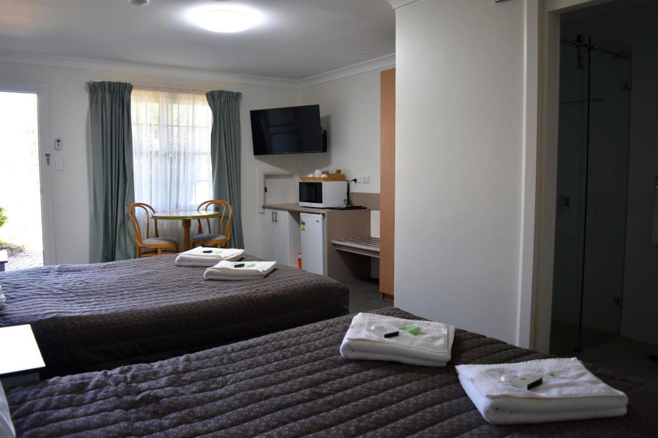 Ten Dollar Town Motel กังกอง ภายนอก รูปภาพ