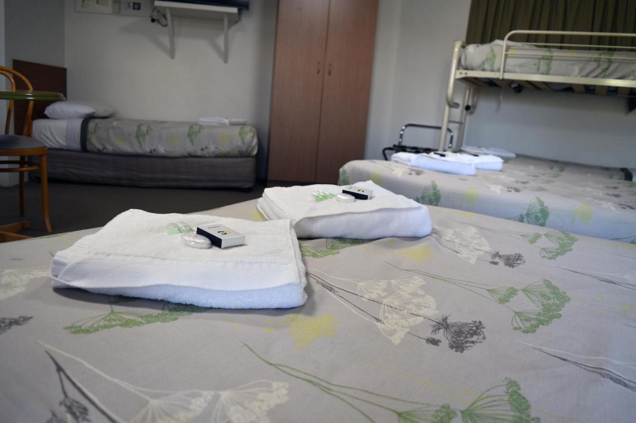 Ten Dollar Town Motel กังกอง ภายนอก รูปภาพ