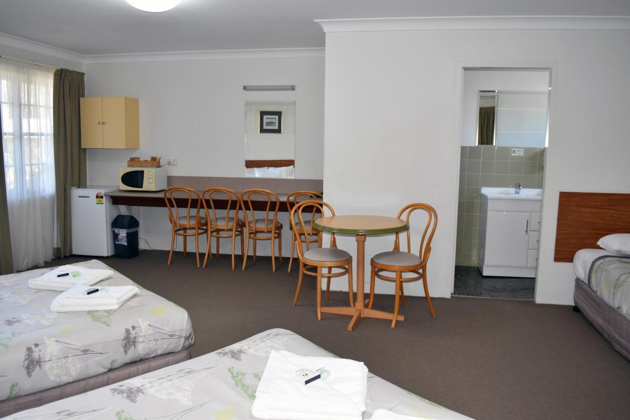 Ten Dollar Town Motel กังกอง ภายนอก รูปภาพ