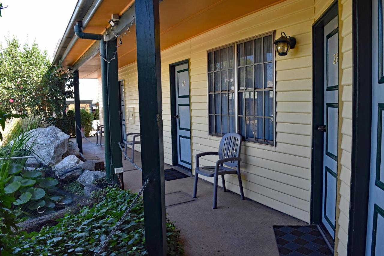 Ten Dollar Town Motel กังกอง ภายนอก รูปภาพ
