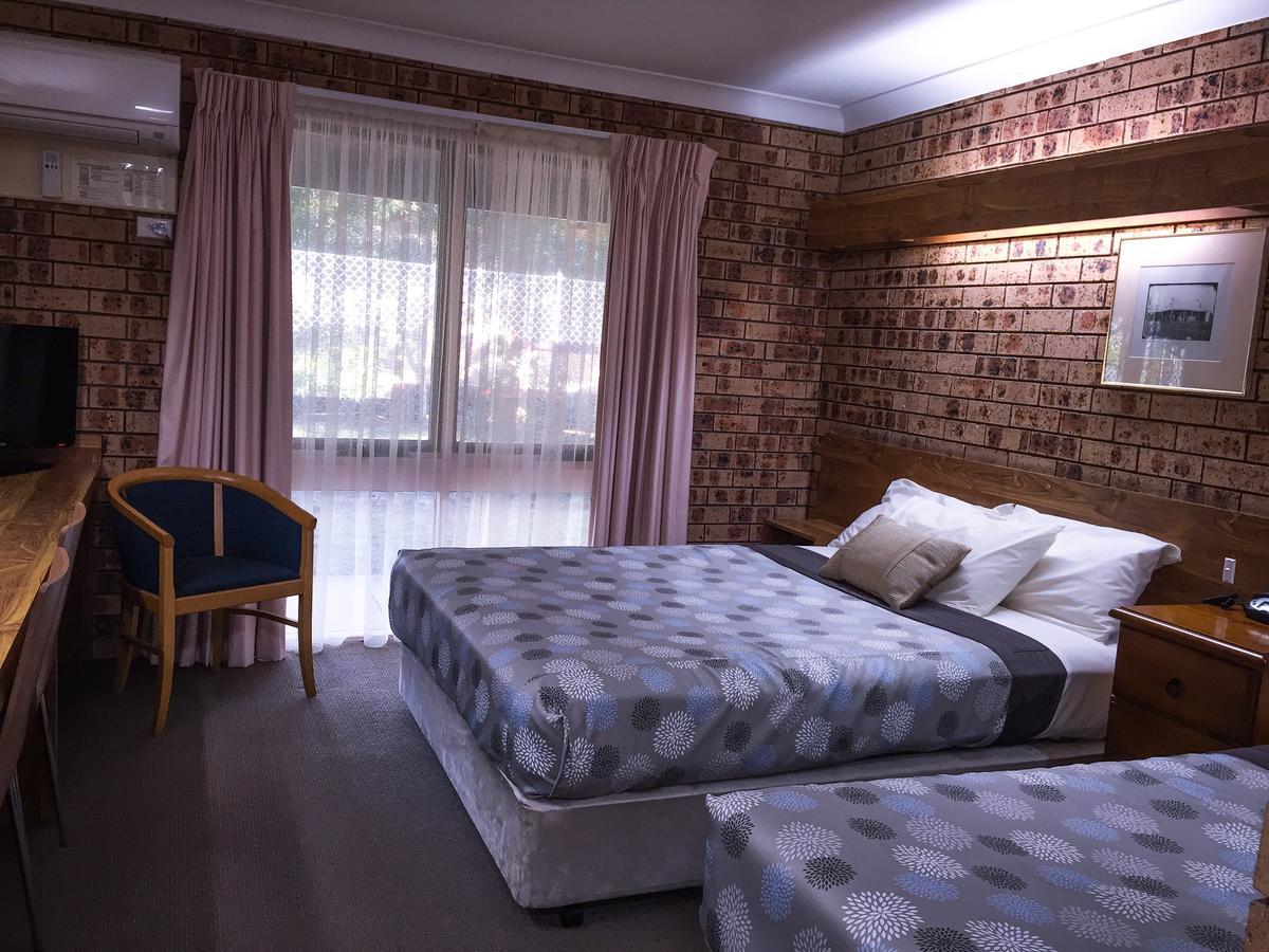 Ten Dollar Town Motel กังกอง ภายนอก รูปภาพ